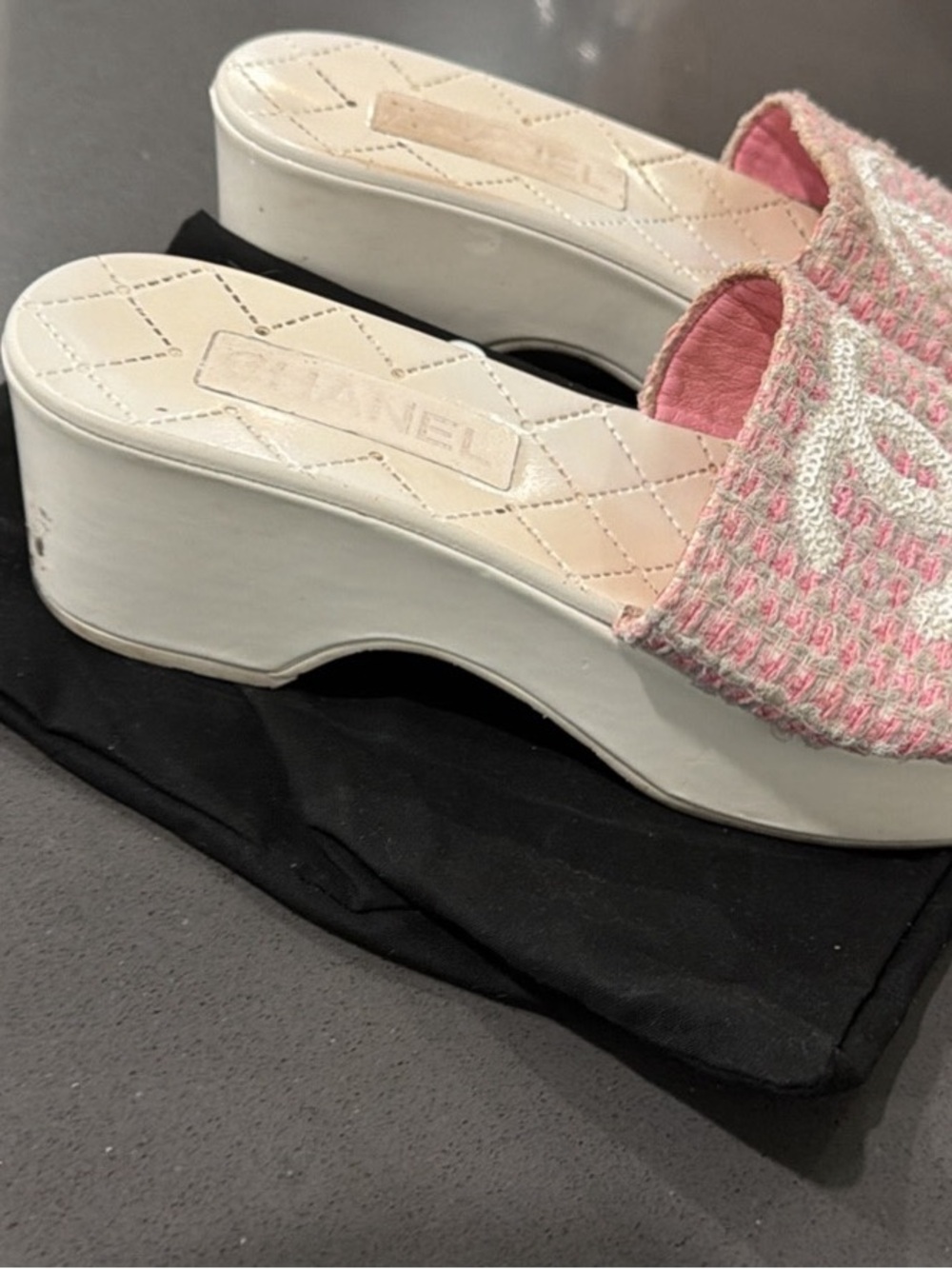 CHANEL Cream Platform Slide Sandals with Pink Tweed Straps - Picture 2 of 3